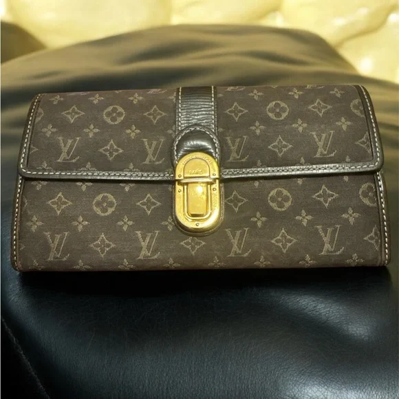 Louis Vuitton Brown Monogram Clutch - Picture 2 of 10